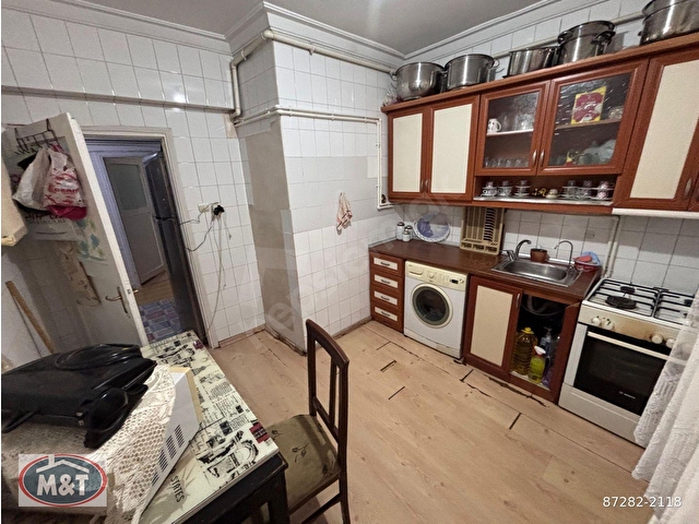 Güngören Camlıkahvede 30 Yıllık Bina 3+1 Asansörlü Satılık Hisse Tapulu Daire - Görsel 8