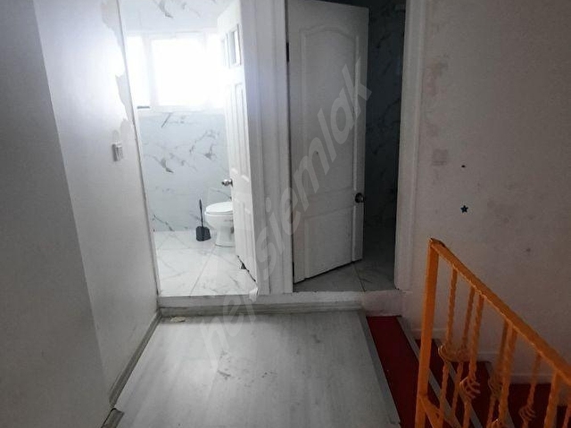 BAHÇELİEVLER MERKEZİ YERİNDE BATAR KATLI 170 METRE KİRALIK İŞ YERİ DÜKKAN - Görsel 16