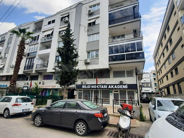 BAHÇELİEVLER MERKEZİ YERİNDE BATAR KATLI 170 METRE KİRALIK İŞ YERİ DÜKKAN