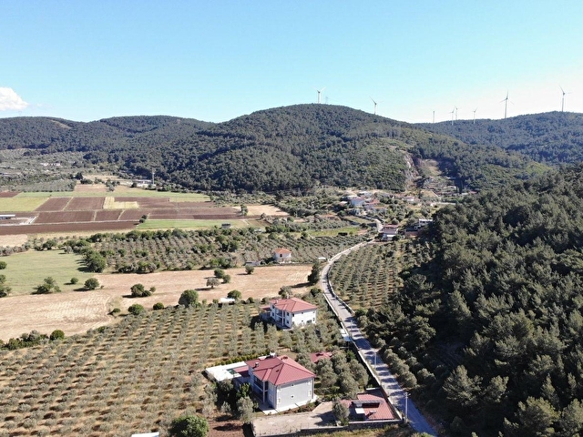 Urla Nohutalanda Satılık 4487 mt² Tarla