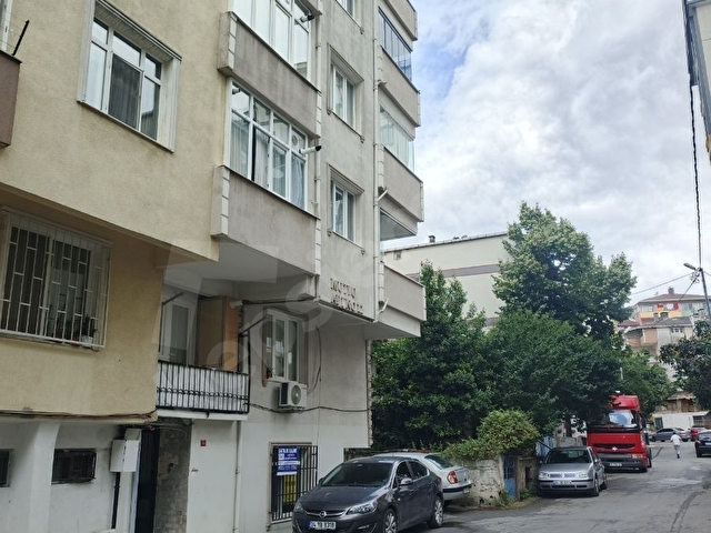 ÇAMÇEŞME PARKINA CADDEYE YAKIN KOMBİLİ 2+1 DAİRE