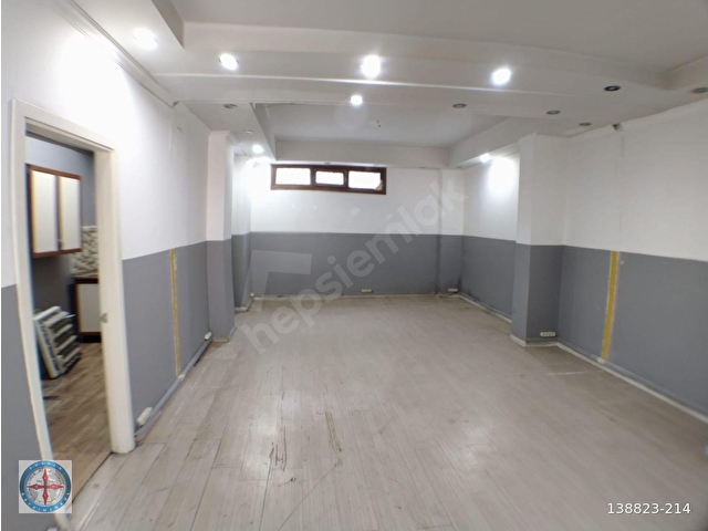 Acıbadem Metro Durağına 200 m WC ve Kapalı Mutfaklı 80 m2 4 m Vitrin Cepheli Satılık Dükkan - Görsel 6