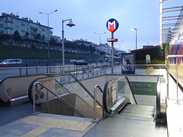 Acıbadem Metro Durağına 200 m WC ve Kapalı Mutfaklı 80 m2 4 m Vitrin Cepheli Satılık Dükkan - Görsel 20