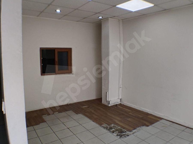 Acıbadem Metro Durağına 200 m WC ve Kapalı Mutfaklı 80 m2 4 m Vitrin Cepheli Satılık Dükkan - Görsel 12