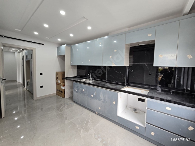BEYLİKDÜZÜ KAVAKLIDA SIFIR LÜKS EVEBEYN BANYOLU 135M2 3+1 DAİRE