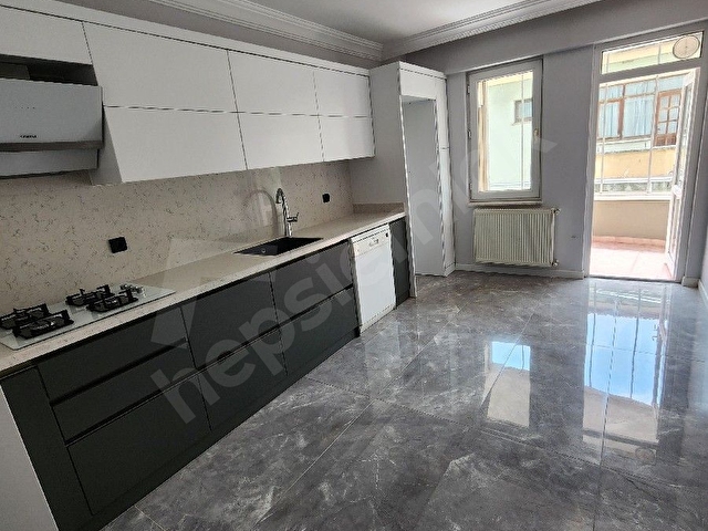 Merkezi konumda içi yapılı 3+1 sahibinden satılık daire - Görsel 13