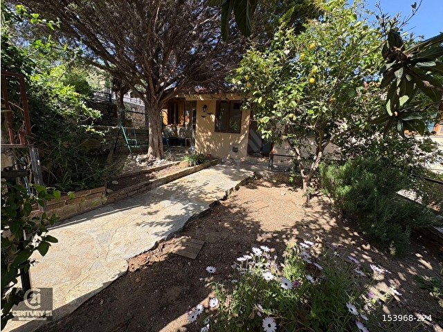 Müstakil 2 Ayrı Tapu Satılık Bodrum Çamlıkta