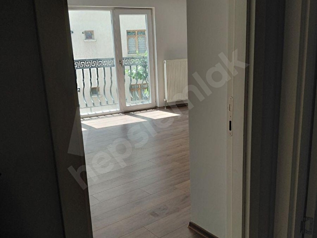 BARIŞ EMLAKTAN ANITTEPE BİTİŞTİREN CADDESİNDE 2+1, KATTA,KOMBİLİ - Görsel 5