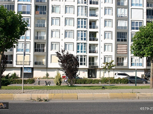 EDREMİT MERKEZDE.  KİRALIK  3.KAT GENİŞ  DAİRE