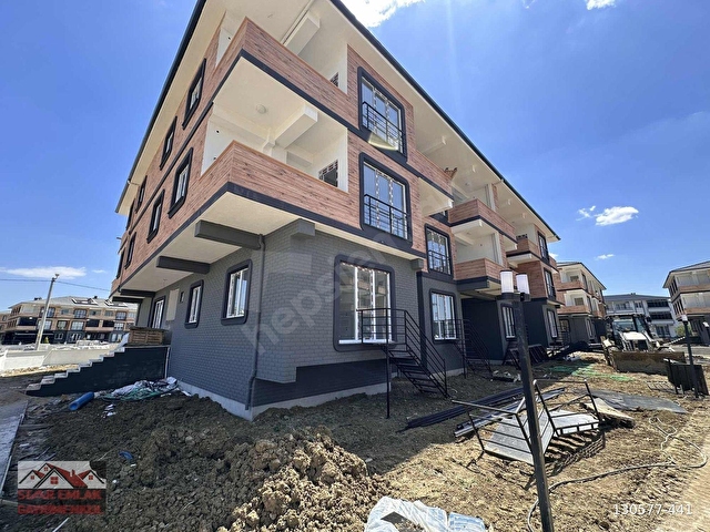 OVA KENT 2 SİTESİNDE HAVUZ MANZARALI BAHÇELİ 2+1 SATILIK DAİRE - Görsel 12