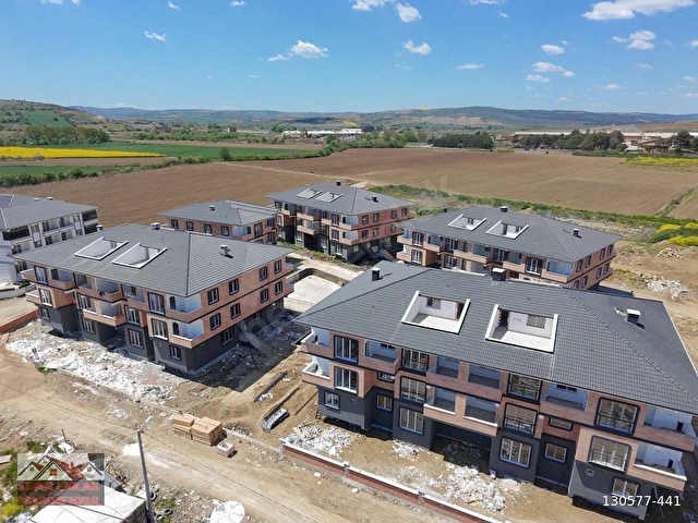 OVA KENT 2 SİTESİNDE HAVUZ MANZARALI BAHÇELİ 2+1 SATILIK DAİRE