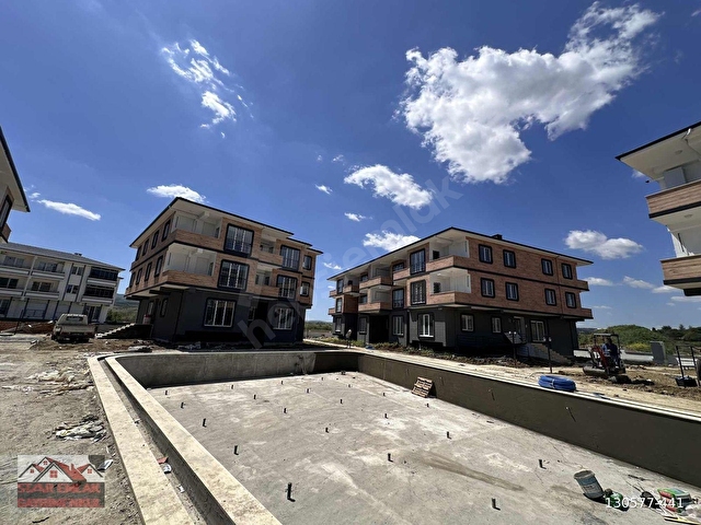 OVA KENT 2 SİTESİNDE HAVUZ MANZARALI BAHÇELİ 2+1 SATILIK DAİRE - Görsel 10