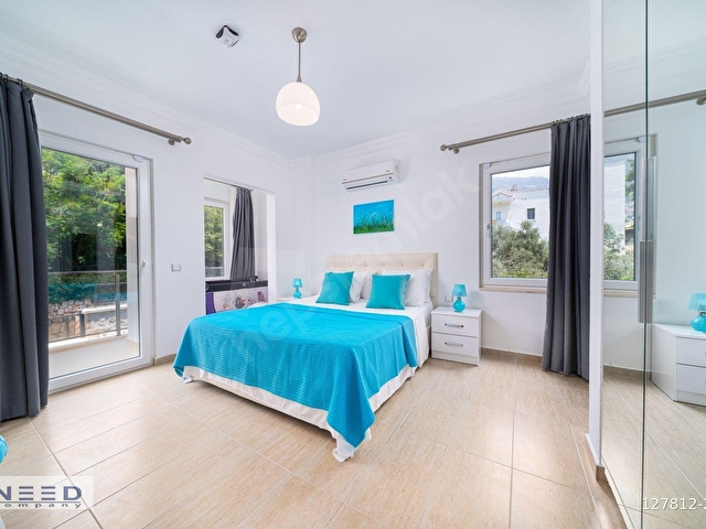 Kalkan Merkezde - Çağdaş Tasarımlı 5 Yatak Odalı Villa - Görsel 9