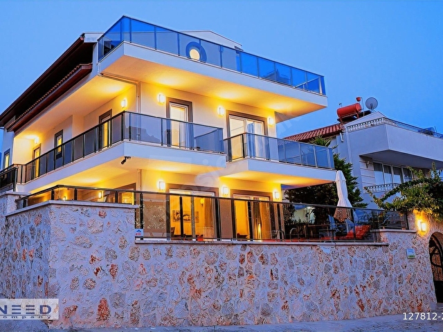 Kalkan Merkezde - Çağdaş Tasarımlı 5 Yatak Odalı Villa - Görsel 4