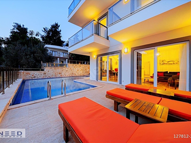 Kalkan Merkezde - Çağdaş Tasarımlı 5 Yatak Odalı Villa - Görsel 3