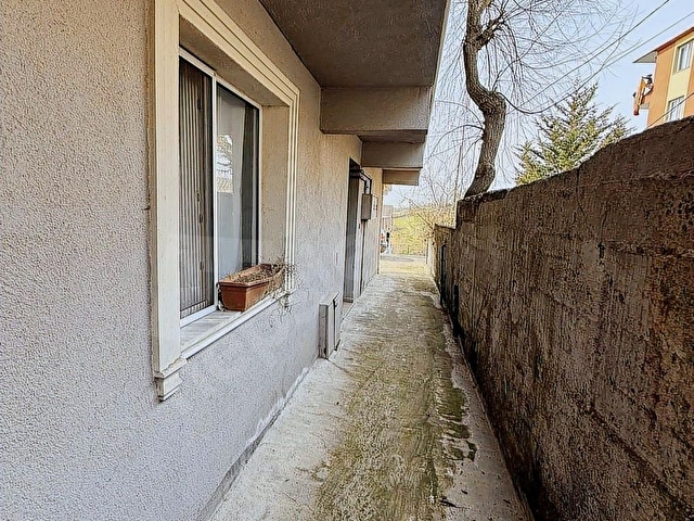 YAVUZ SELİM MAHALLESİNDE 265 M2 ARSA İÇERİSİNDE MÜSTAKİL EV - Görsel 4