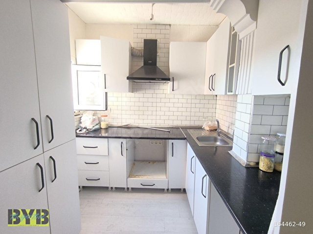 KAĞITHANE CADDEYE YAKIN ARAKAT BALKONLU SATILIK 1,5+1 DAİRE - Görsel 9