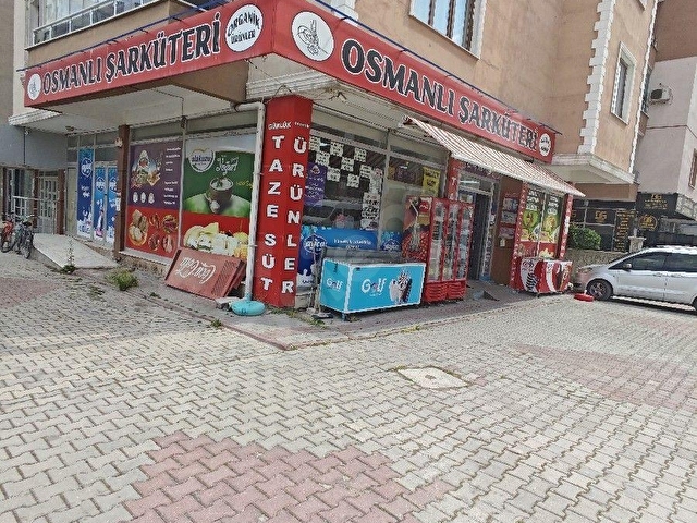 FETİH CADDESİNDE DEVREN SATILIK MARKET ŞARKÜTERİ - Görsel 2