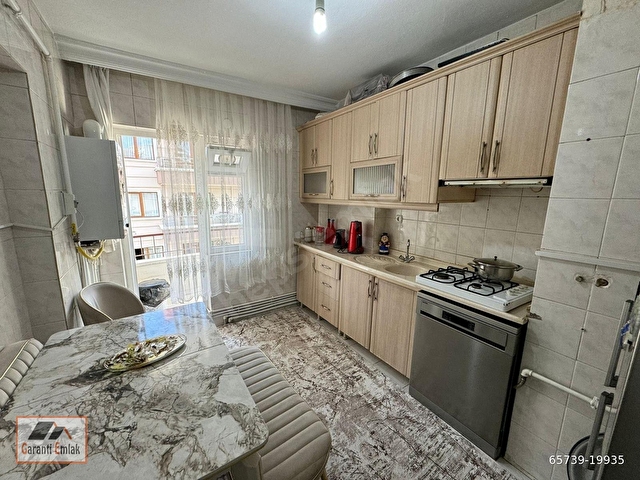 GARANTİ EMLAKTAN SATILIK GÜNEŞEVLERDE 3+1 DAİRE - Görsel 2