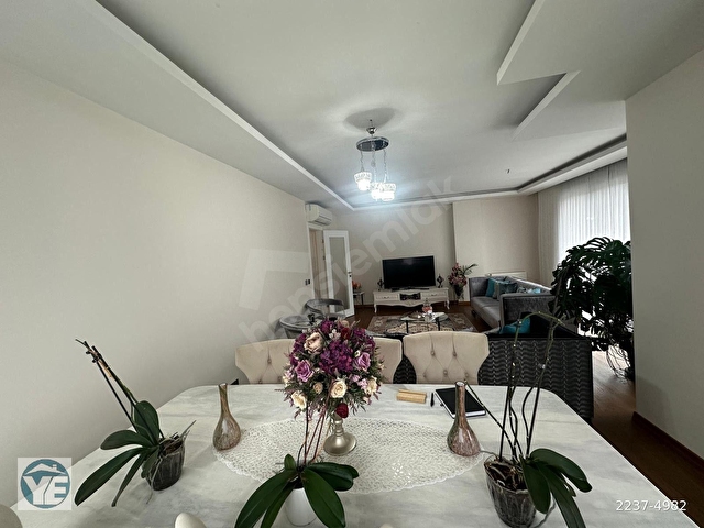 YEŞİLYURT EMLAKTAN 34149 SİTESİNDE 3+SALON 140m2 ARAKAT DAİRE - Görsel 4