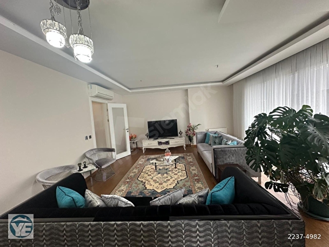 YEŞİLYURT EMLAKTAN 34149 SİTESİNDE 3+SALON 140m2 ARAKAT DAİRE - Görsel 3