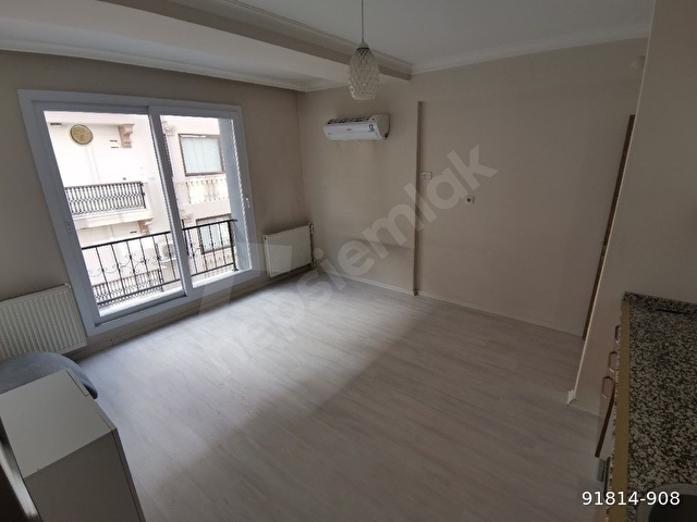 9 EYLÜL EMLAK ŞEMİKLER MERKEZDE ARA KAT BALKONLU 1+1 KİRALİK DAİRE - Görsel 9