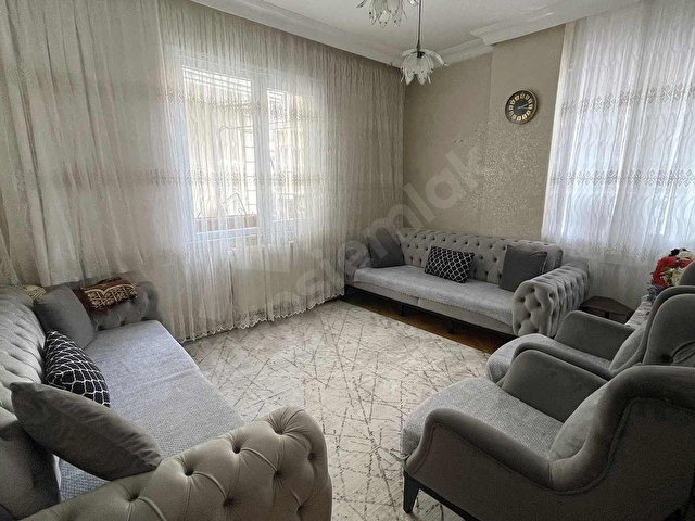 METROBÜSE YAKIN 3+1 FERAH DAİRE