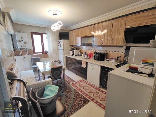 HİLALDEN KARAPÜRÇEKTE 4+1 ARA KAT ASANSÖRLÜ EYÜP CAMİ MEVKİ ÇİFT BANYOLU - Görsel 4