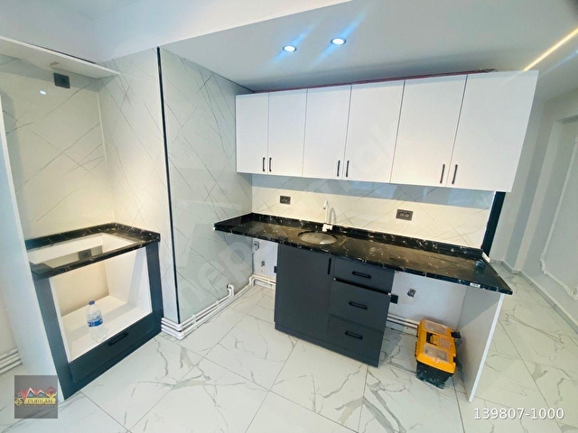 FURKAN EMLAKTAN ÇİFTLİK MAH  2+1 1.KAT 100M2 İÇİ FULL YAPILI BALKONLU AMERİKAN MUTFAK FIRSAT DAİRE - Görsel 3