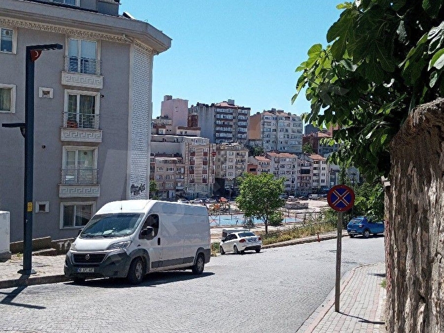 BANDIRMA MERKEZDE TEMİZ KİRALIK 2+1 - Görsel 3
