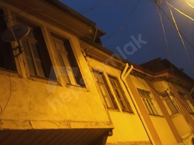 Afyon Bilge Emlak dan Çarşı Merkezde  Satılık Müstakil Ev - Görsel 8