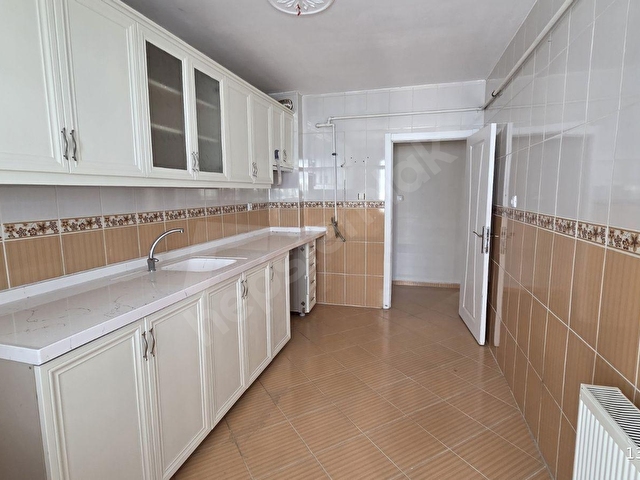 ETİMESGUT İSTASYONDA 3.KAT 3+1/120m2 BAKIMLI KİRALIK DAİRE - Görsel 9