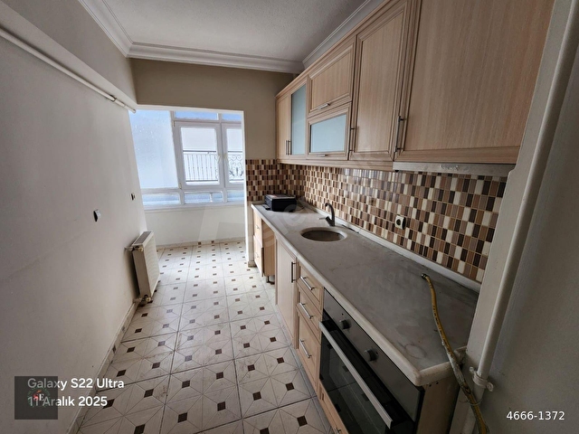 BAHÇELİEVLERDE SATILIK 4+1 DUBLEX TERASLI ,BOŞ,ÖN CEPHE,KOMBİLİ,DEPOLU, - Görsel 6