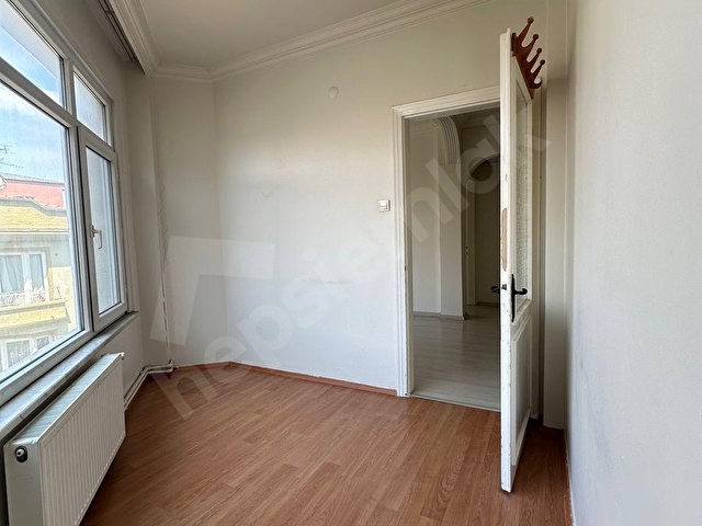 KADIKÖY YELDEĞİRMENİNDE DENİZ GÖREN KÖŞE KONUMLU 3+1 SATILIK DAİRE - Görsel 6