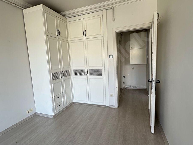 KADIKÖY YELDEĞİRMENİNDE DENİZ GÖREN KÖŞE KONUMLU 3+1 SATILIK DAİRE - Görsel 18