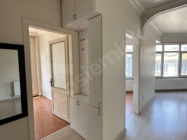 KADIKÖY YELDEĞİRMENİNDE DENİZ GÖREN KÖŞE KONUMLU 3+1 SATILIK DAİRE - Görsel 24
