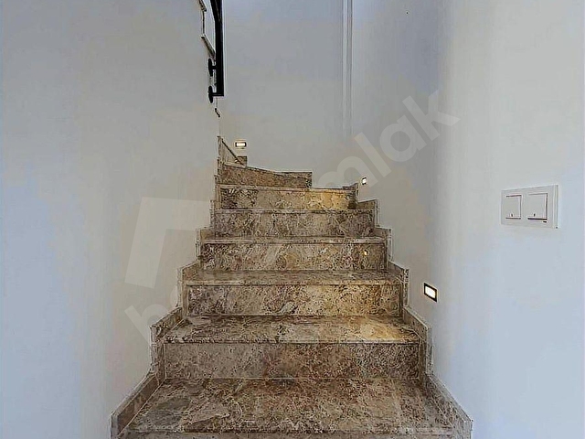 YUSEDEN ÇEŞME ŞİFNEDE MÜSTAKİL HAVUZLU KİRALIK 3+1 EŞYALI VİLLA - Görsel 19