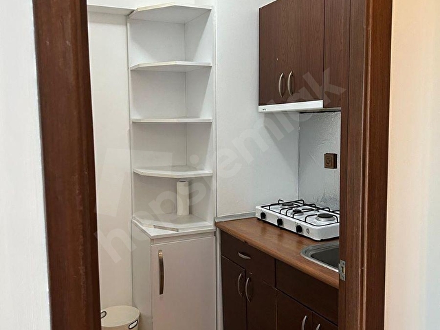 GAZİ İŞ MERKEZİNDE MOBİLYALI 1+1 ÖN CEPHE-OTOPARKLI - Görsel 14