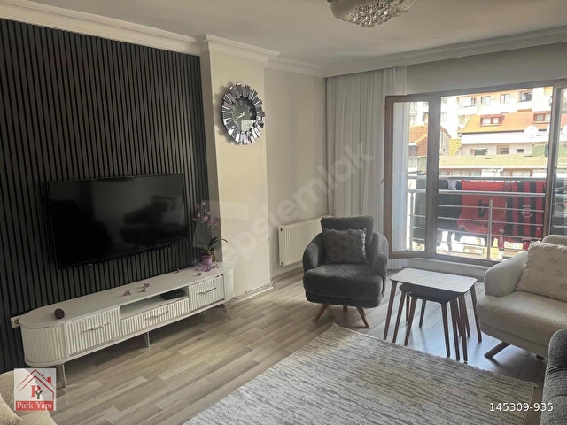 KAĞITHANE ÇAĞLAYANDA ADLİYEYE 500 METRE 4+1 OTOPARKLI DAİRE - Görsel 2