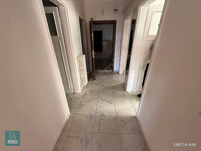 SOKULLUDA AİLE BİNASINDA YENİLENMİŞ BAKIMLI AYDINLIK DAİRE - Görsel 5