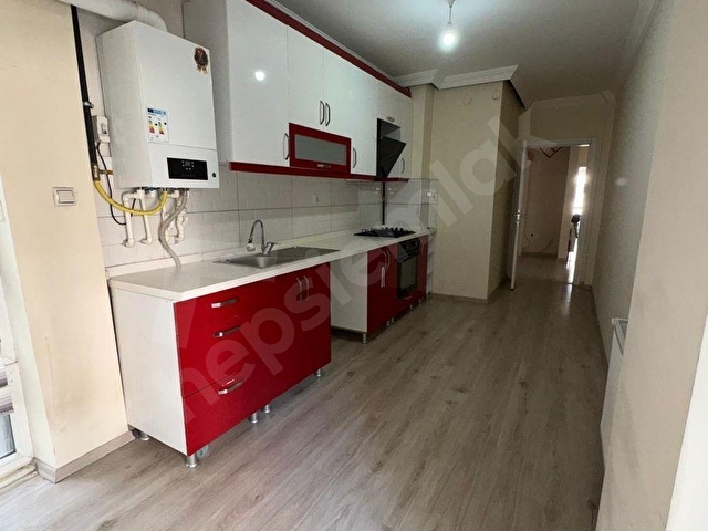 AYDINLIKEVLERDE CADDE ÜZERİ YAPILI BAKIMLI 3+1 KİRALIK - Görsel 3