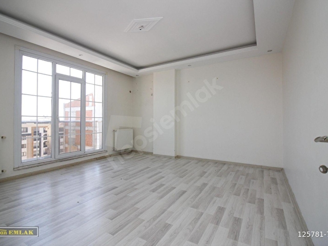 11 YILLIK BİNADA ULUBATLI HASAN CADDESİ YAKINI 2+1