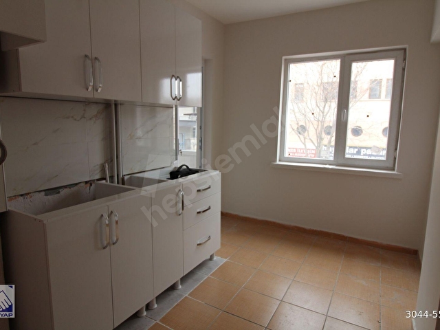 VATAN CADDESİ ÜZERİ LALE PARKI KARŞISI BAKIMLI 2+1 OFİS - Görsel 6