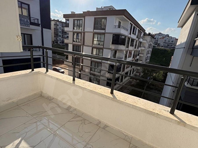 BULUT EMLAK KÖRFEZDE FULL EŞYALI 1+1 ARA KAT ASANSÖRLÜ DAİRE - Görsel 8