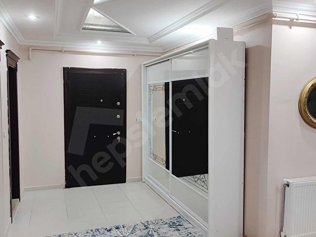MEVSİM EMLAKTAN GÖLBAŞINDA 240 m2 SATILIK 3+1 DAİRE PARK CEPHELİ - Görsel 2