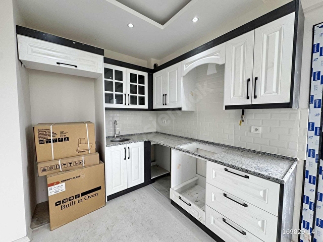 ASİL EMLAKtan MURADİYE MAHsinde 1+1 ARAKAT SIFIR DAİRE