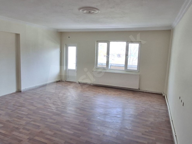 KISMET EMLAKTAN MERKEZDE ARAÇ TAKASLI 3+1 DAİRE