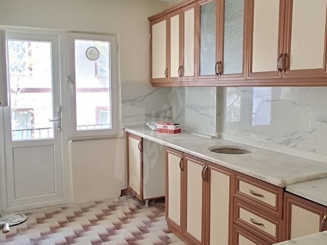 KISMET EMLAKTAN MERKEZDE ARAÇ TAKASLI 3+1 DAİRE - Görsel 3