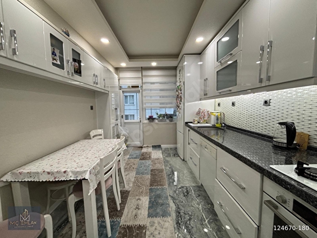 MÇ EMLAKTAN 3+1 YAPILI SİTE İÇERİSİ SATILIK DAİRE - Görsel 2