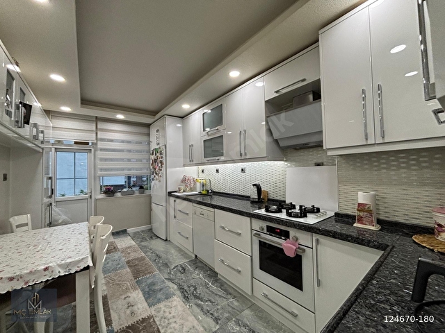 MÇ EMLAKTAN 3+1 YAPILI SİTE İÇERİSİ SATILIK DAİRE - Görsel 3